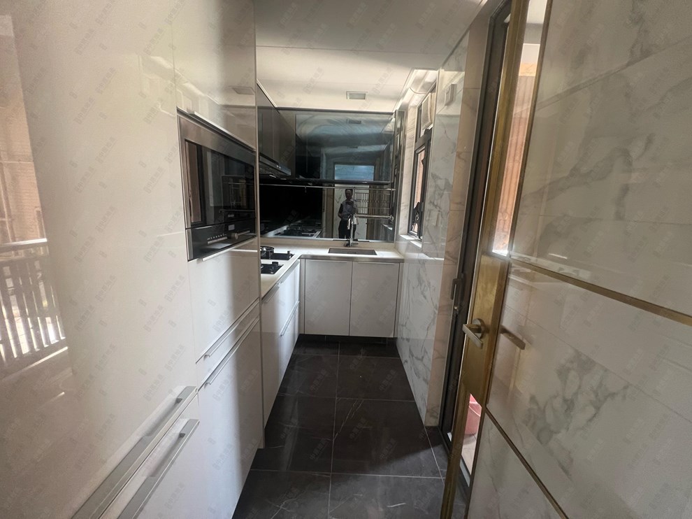 Unit Interior-Kitchen