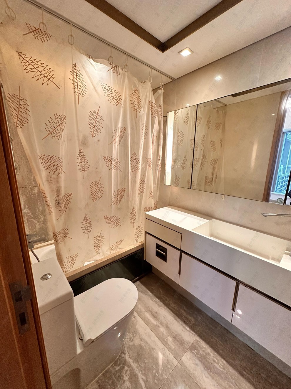 Unit Interior-Bathroom