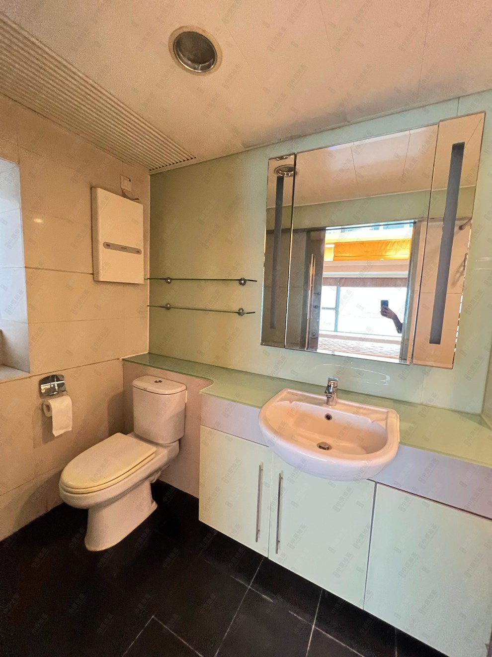 Unit Interior-Master Bathroom