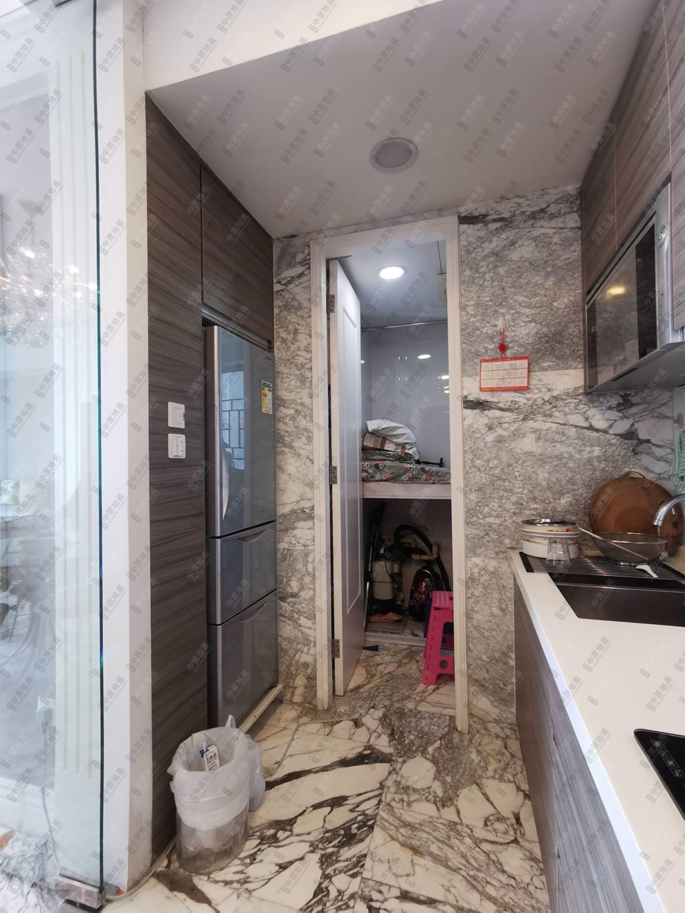 Unit Interior-Kitchen