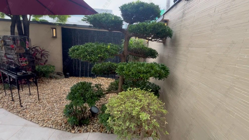 Unit Exterior-Garden