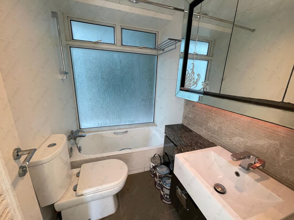 Unit Interior-Bathroom