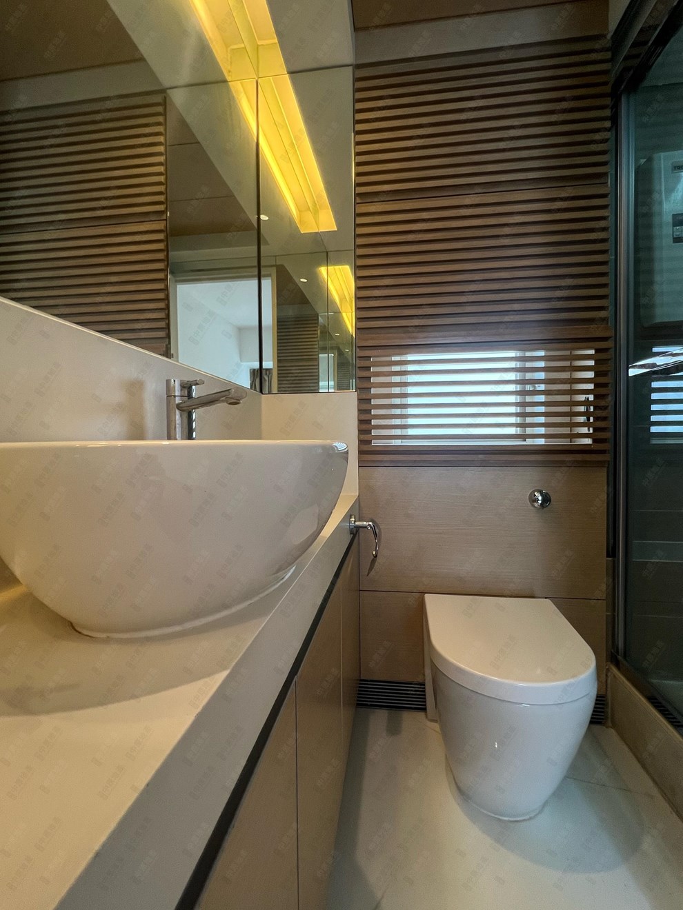Unit Interior-Bathroom