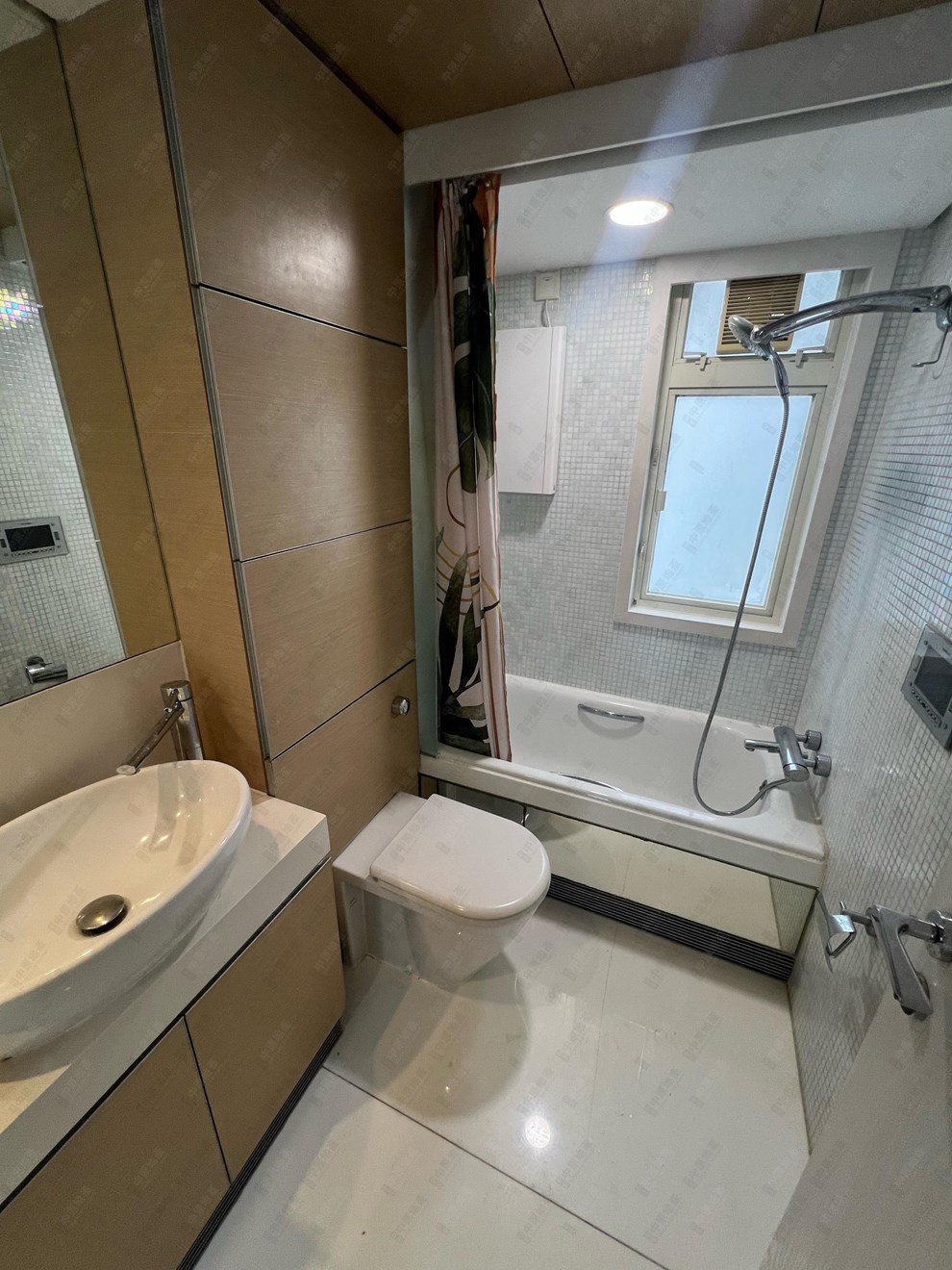 Unit Interior-Bathroom