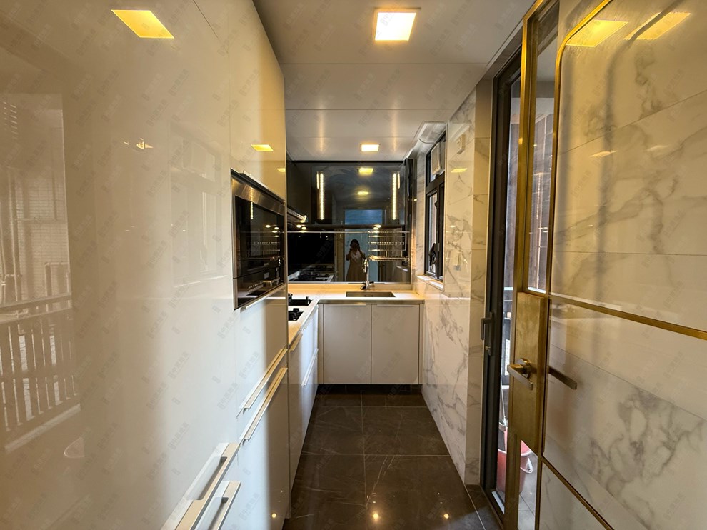 Unit Interior-Kitchen