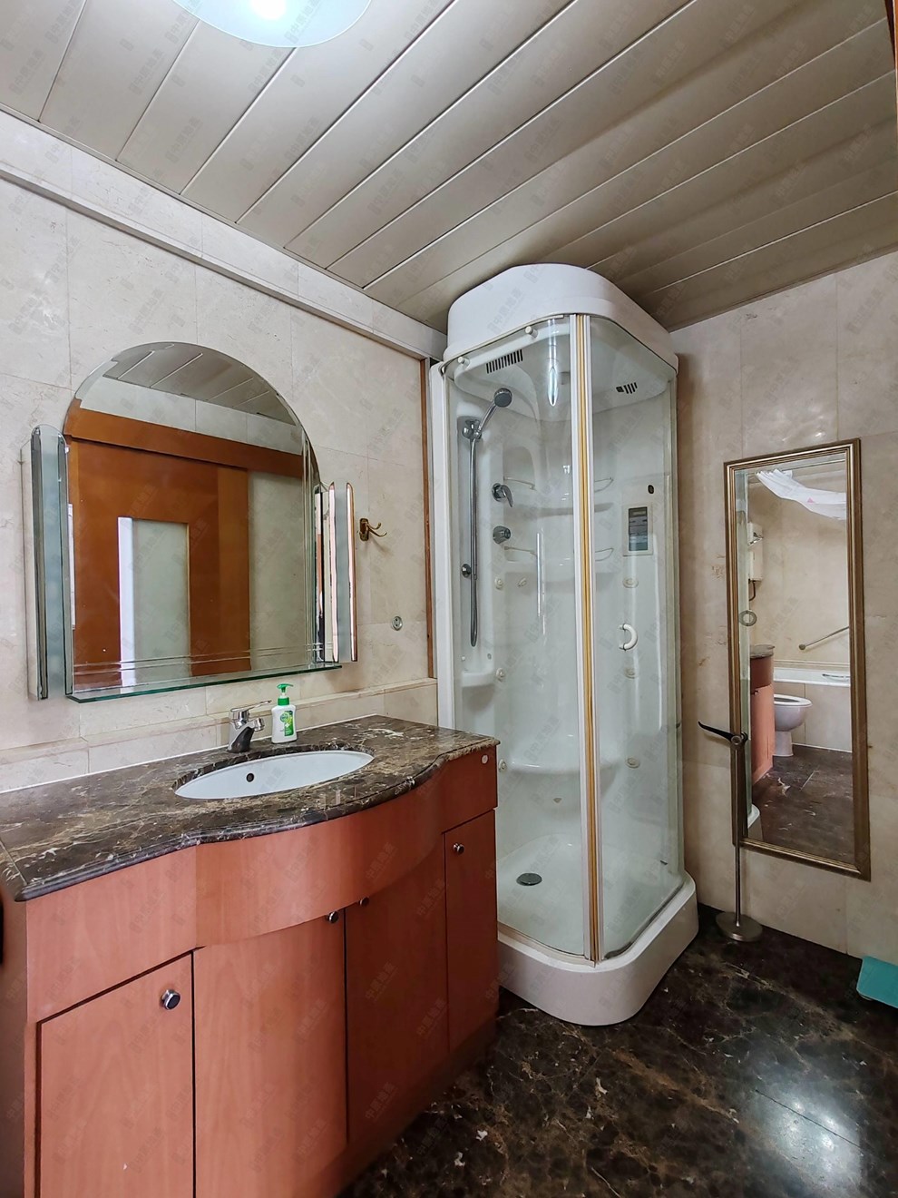 Unit Interior-Master Bathroom