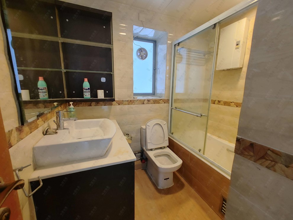 Unit Interior-Bathroom