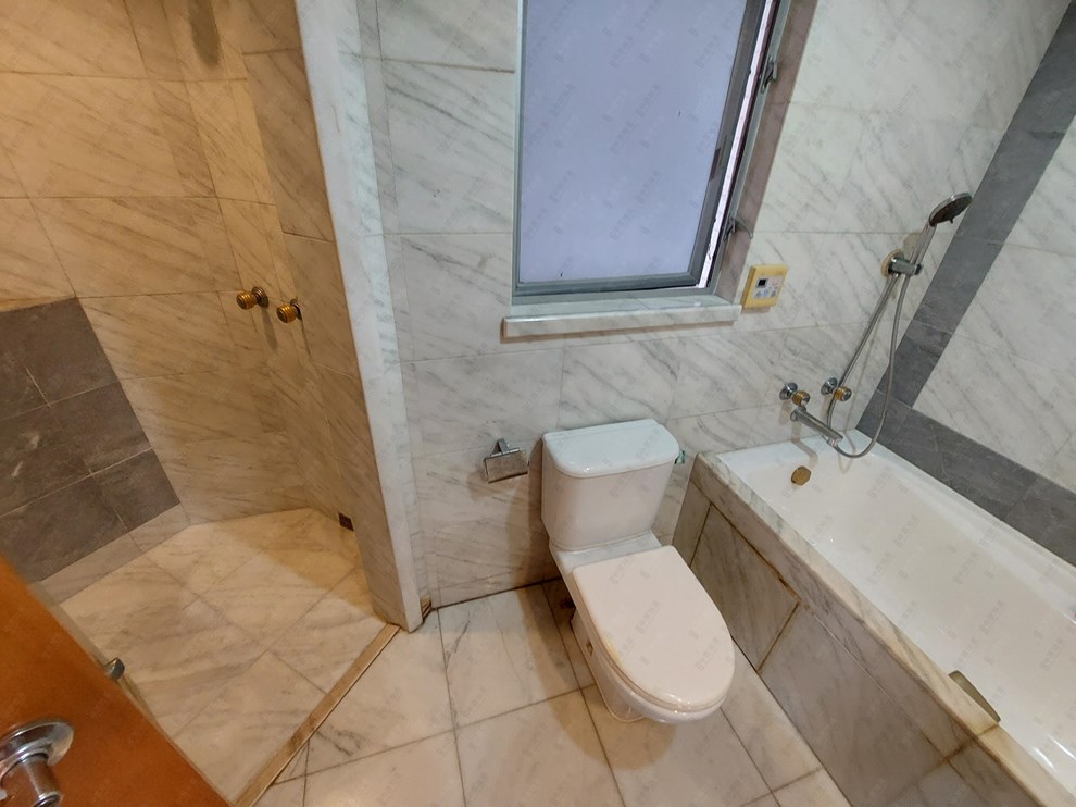Unit Interior-Master Bathroom