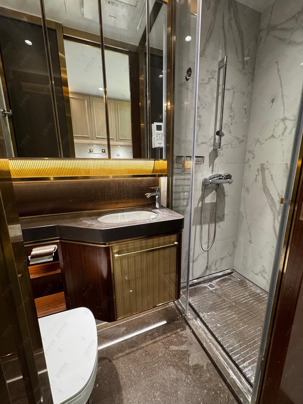 Unit Interior-Bathroom
