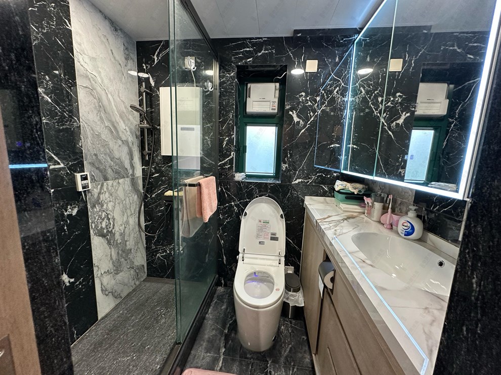 Unit Interior-Bathroom