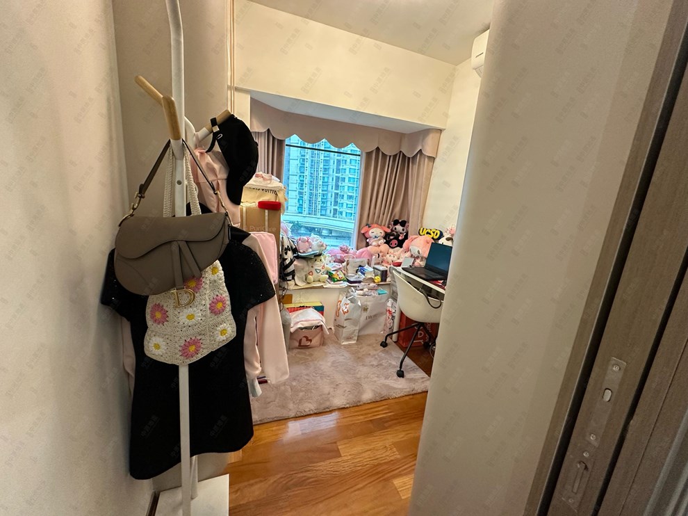 Unit Interior-Cloak Room