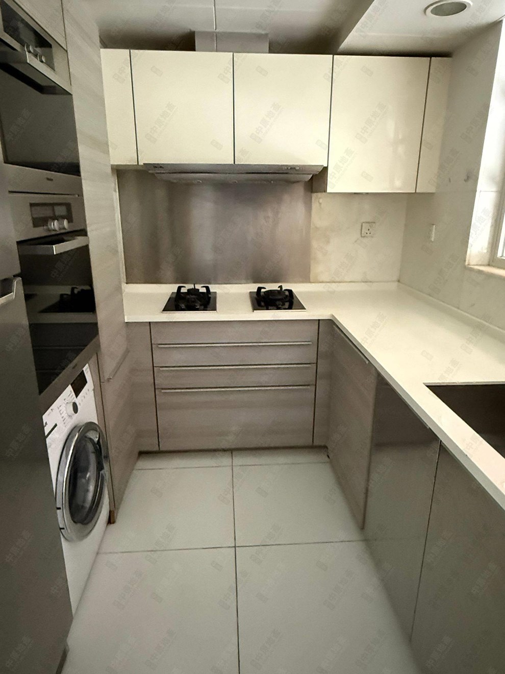 Unit Interior-Kitchen