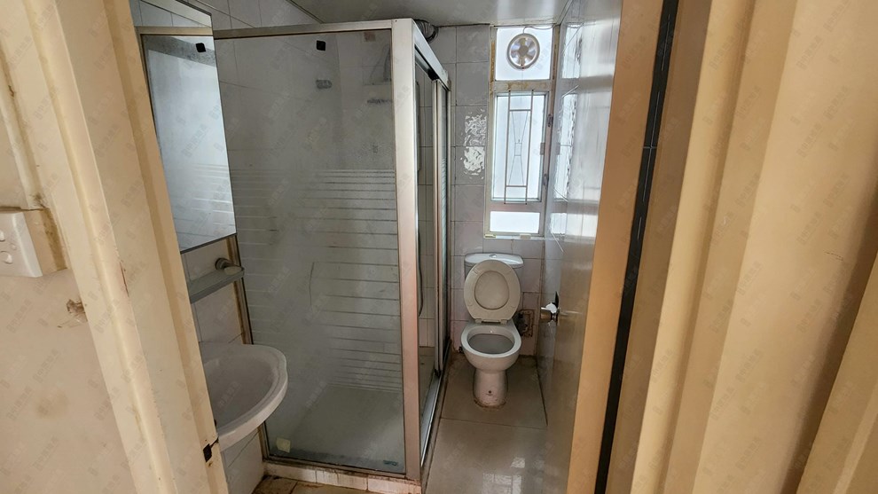 Unit Interior-Bathroom