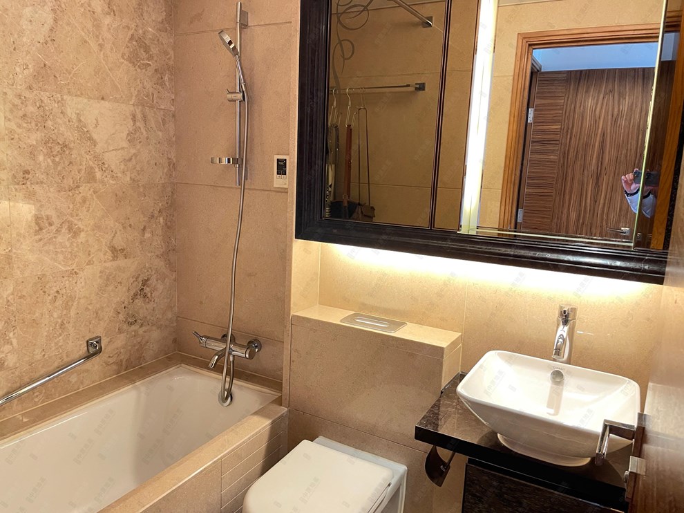 Unit Interior-Bathroom
