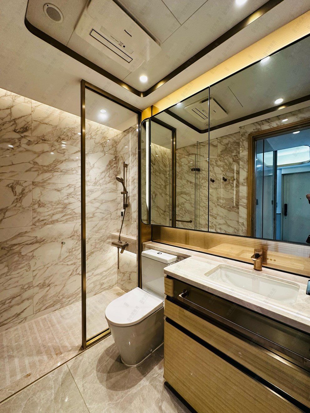 Unit Interior-Bathroom