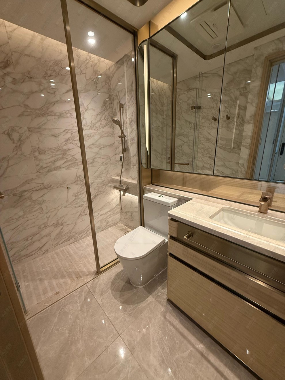 Unit Interior-Washroom