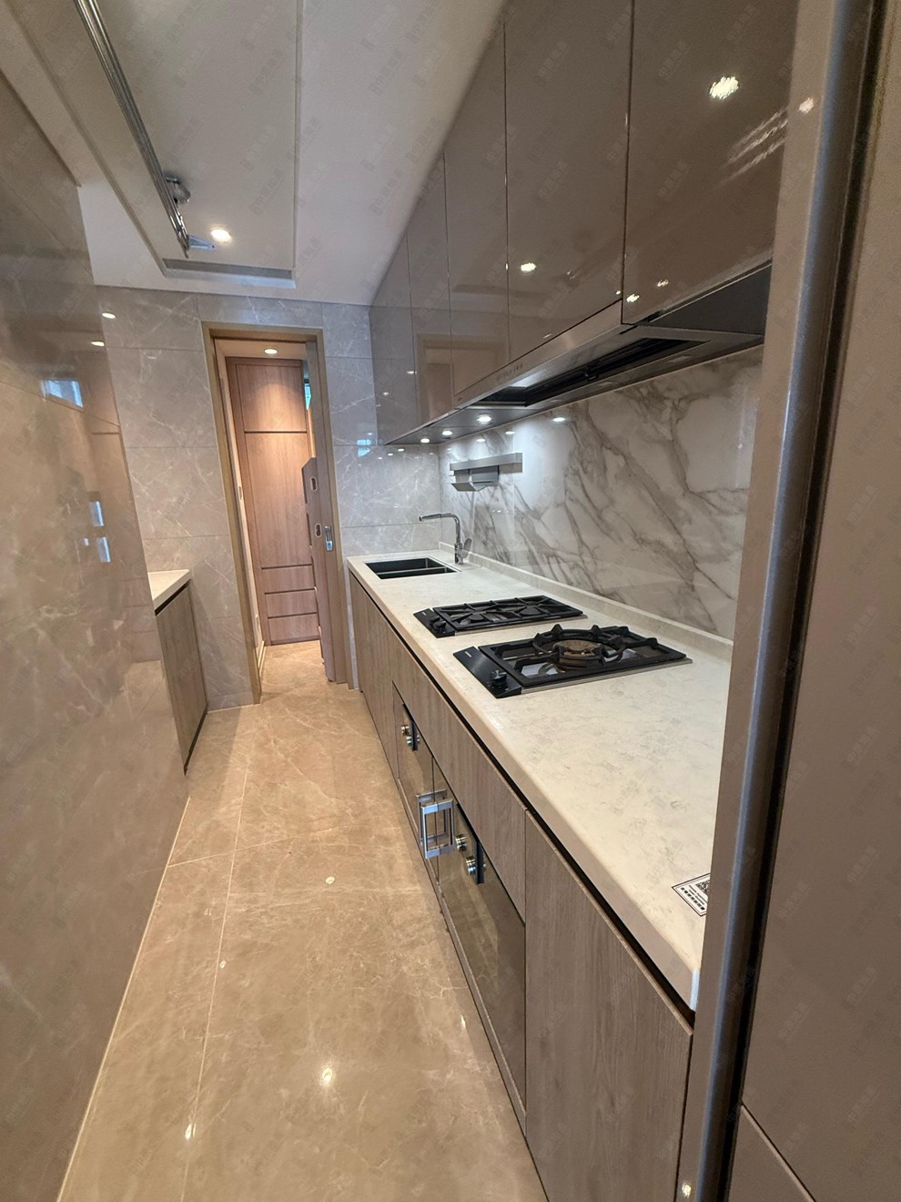 Unit Interior-Kitchen