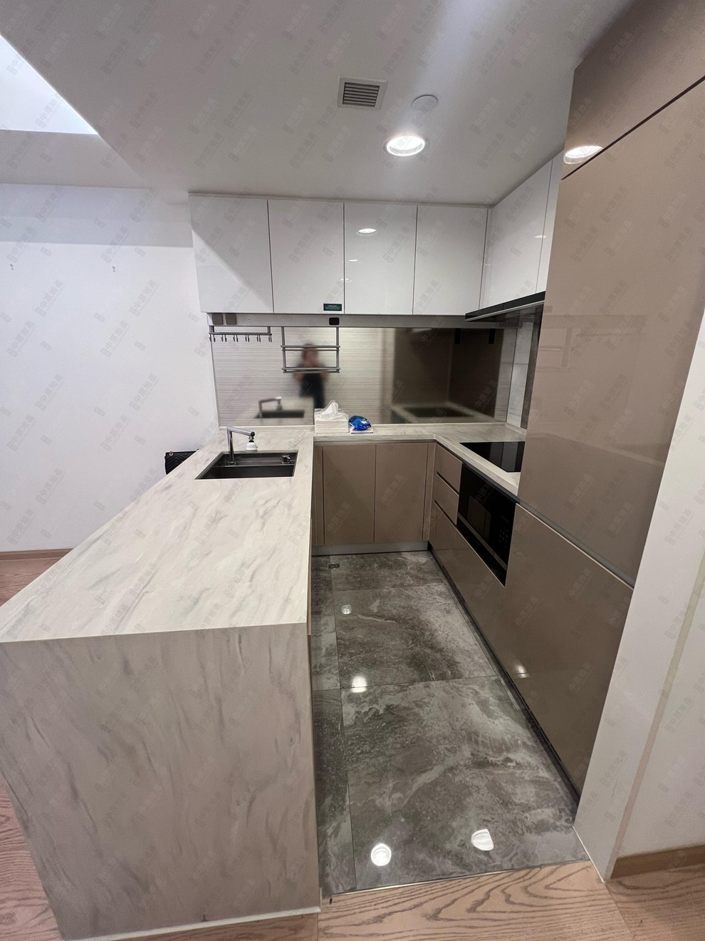 Unit Interior-Kitchen