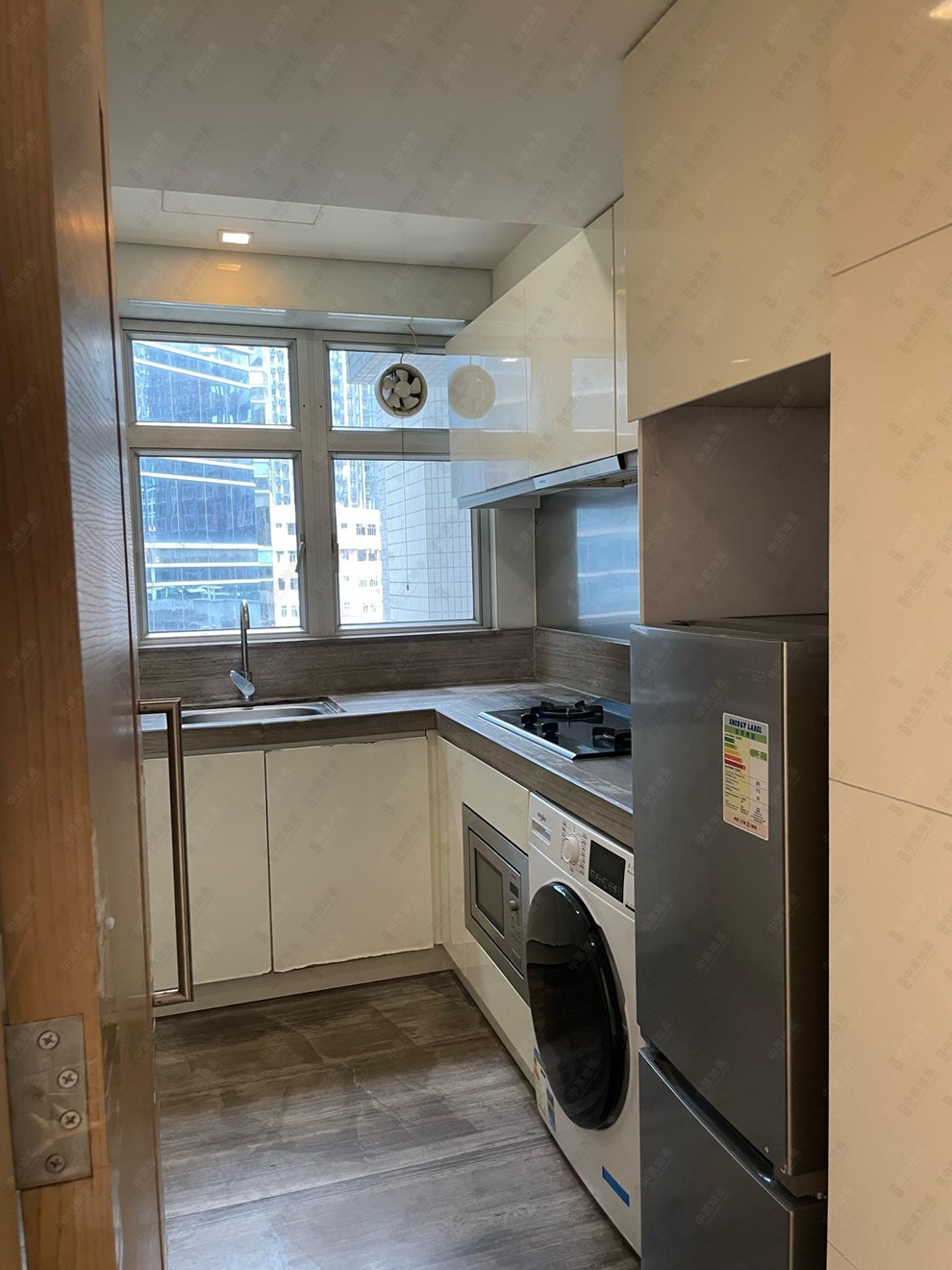 Unit Interior-Kitchen