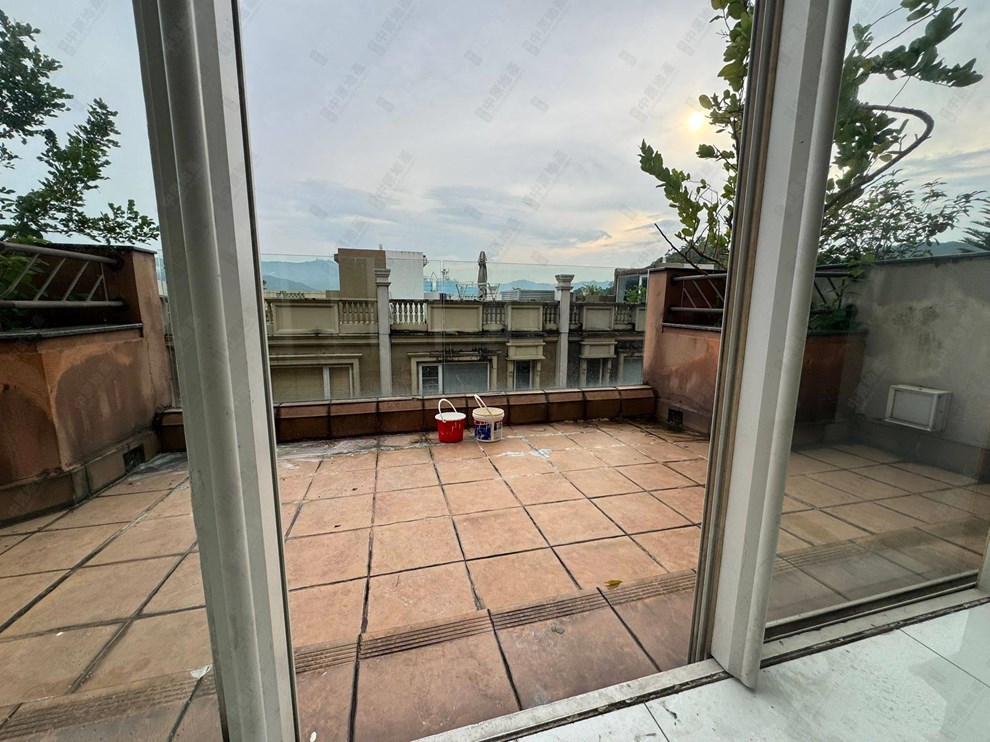 Unit Exterior-Balcony