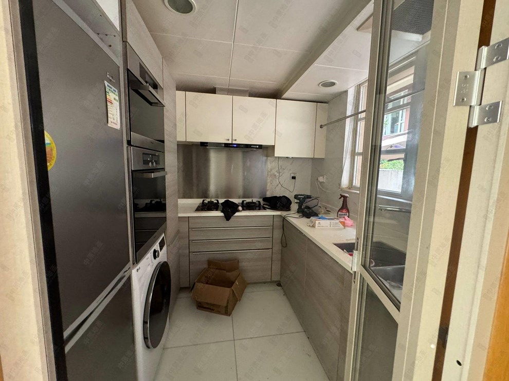 Unit Interior-Kitchen