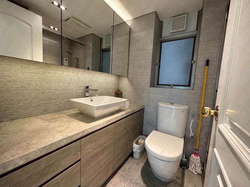 Unit Interior-Bathroom