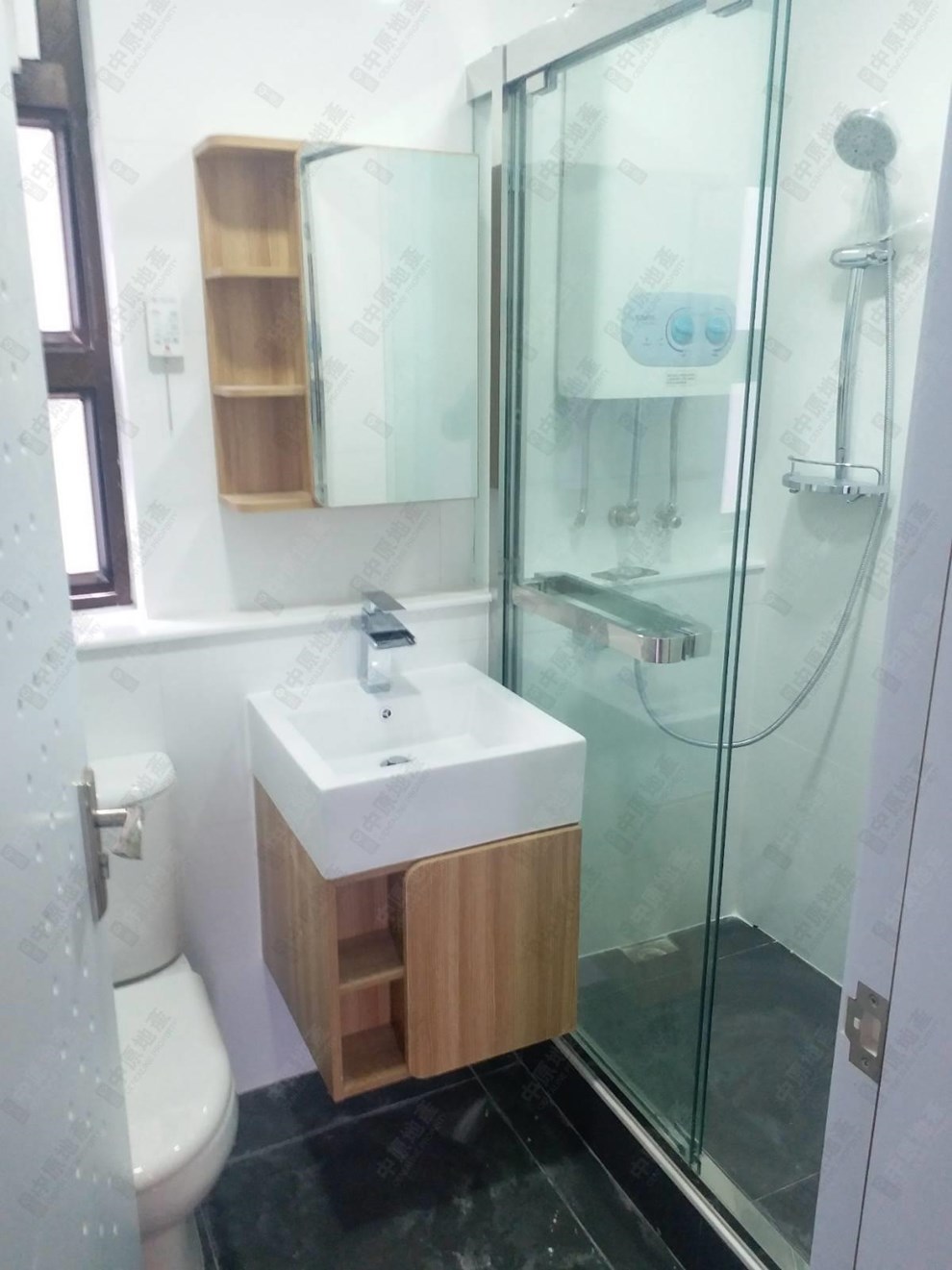 Unit Interior-Bathroom