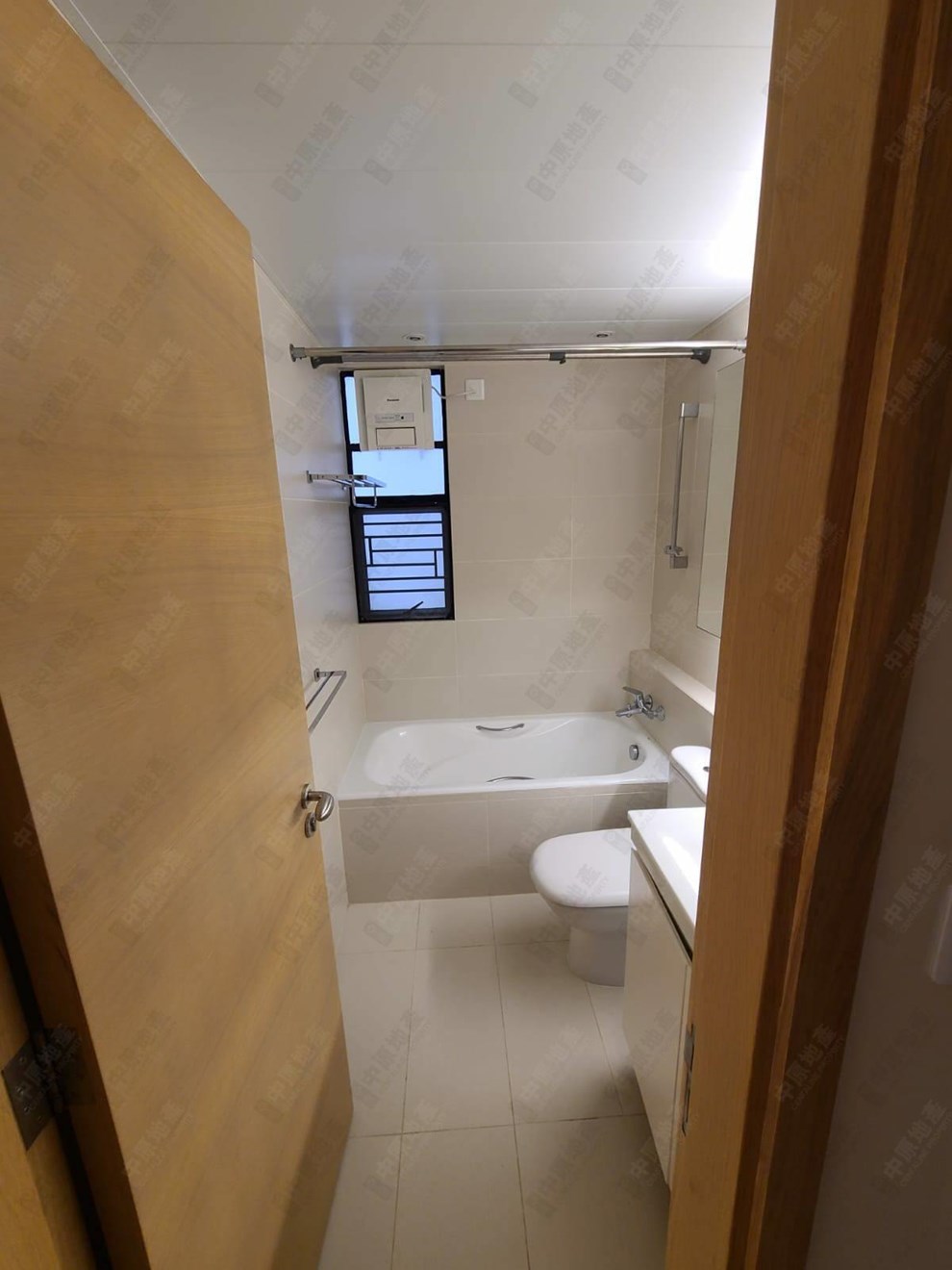 Unit Interior-Bathroom
