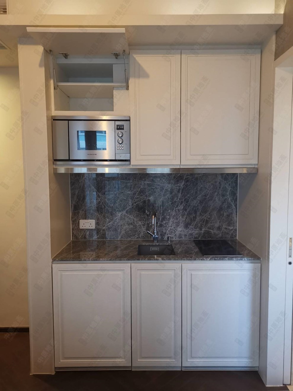 Unit Interior-Kitchen