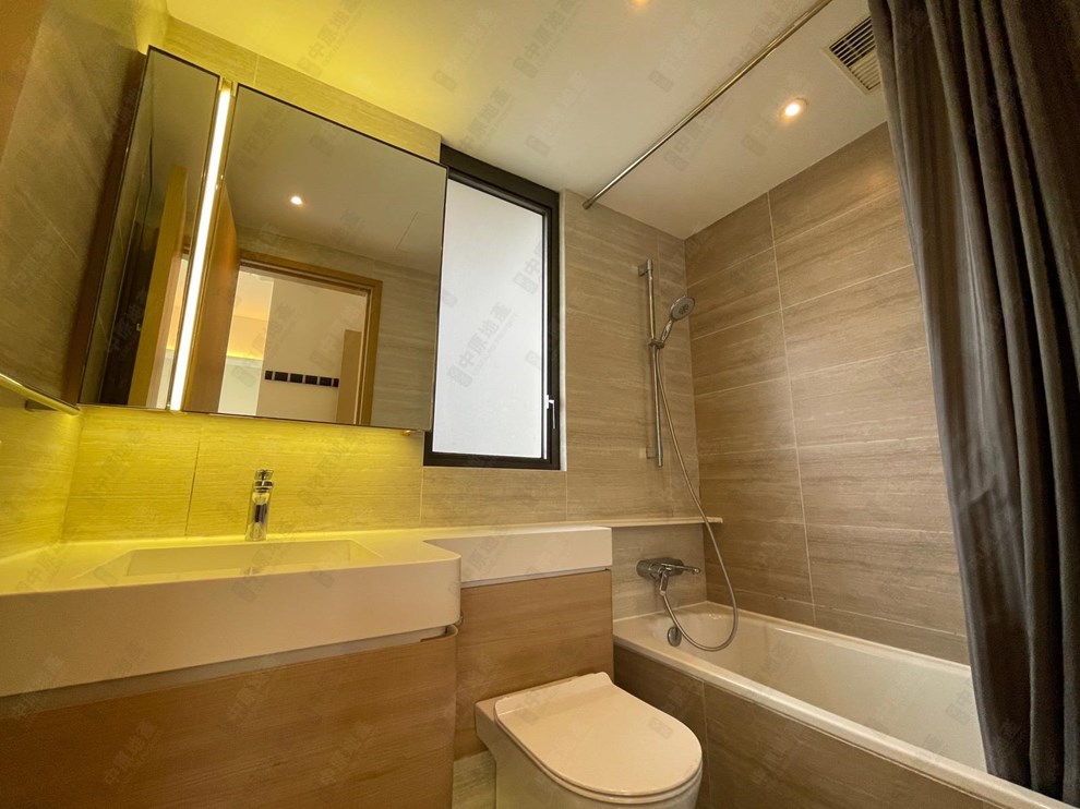 Unit Interior-Master Bathroom