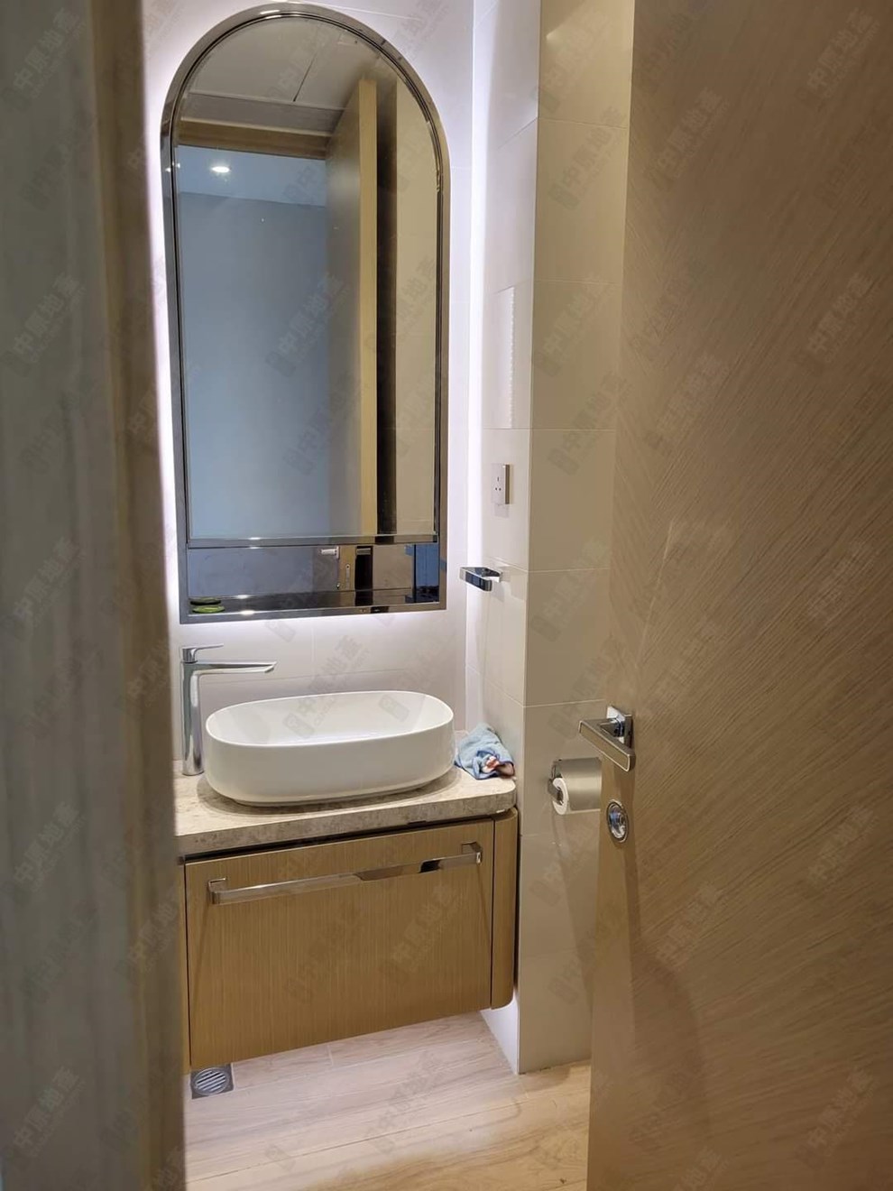 Unit Interior-Washroom