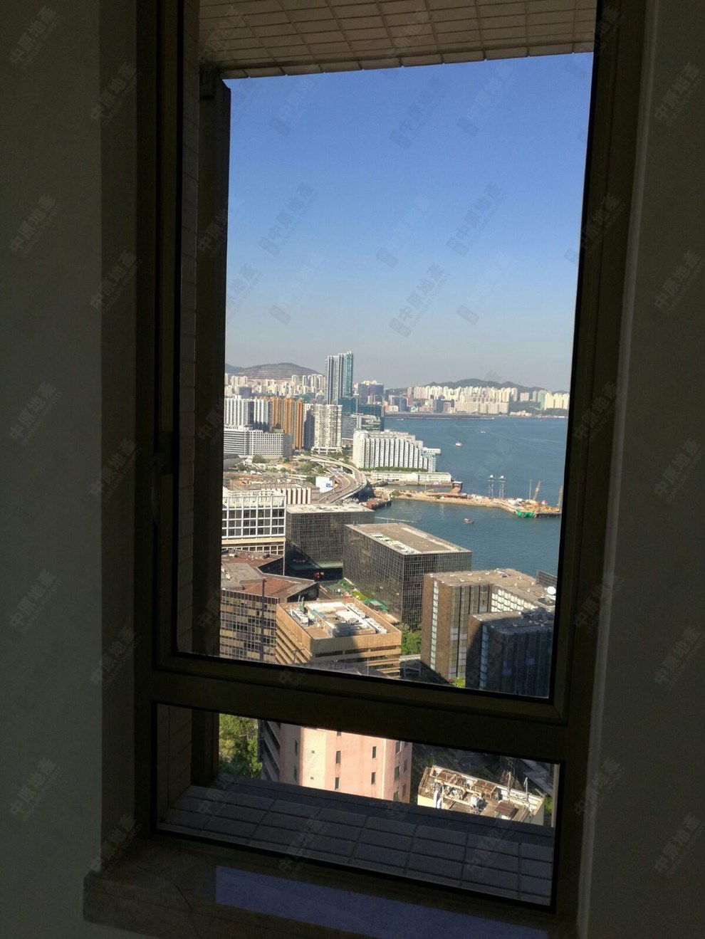 窗外景观-由睡房