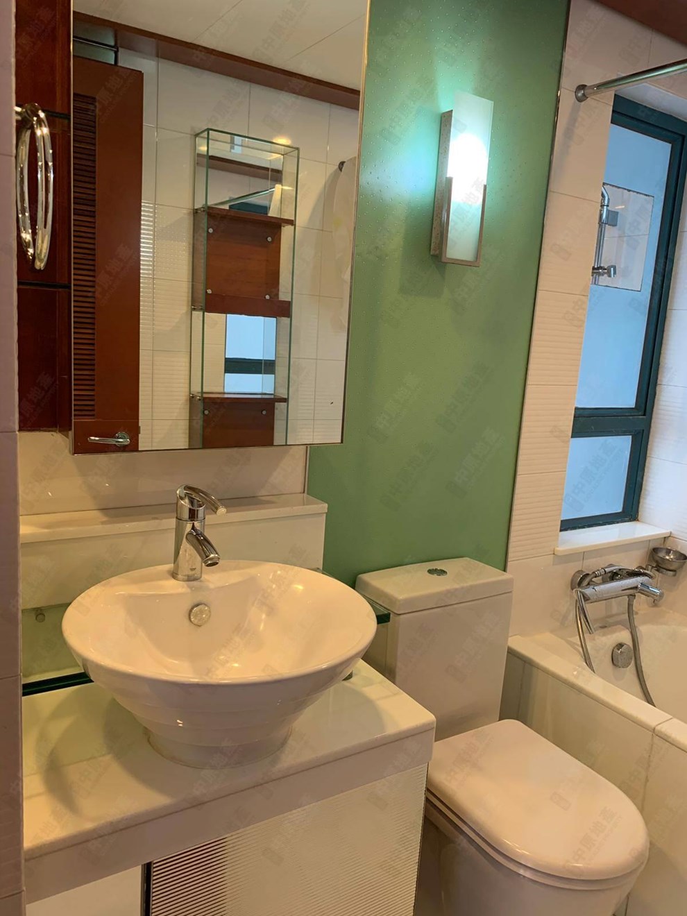 Unit Interior-Bathroom