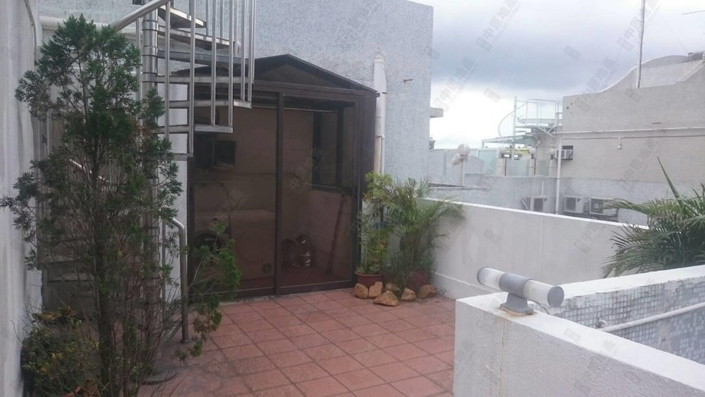 Unit Exterior-Roof