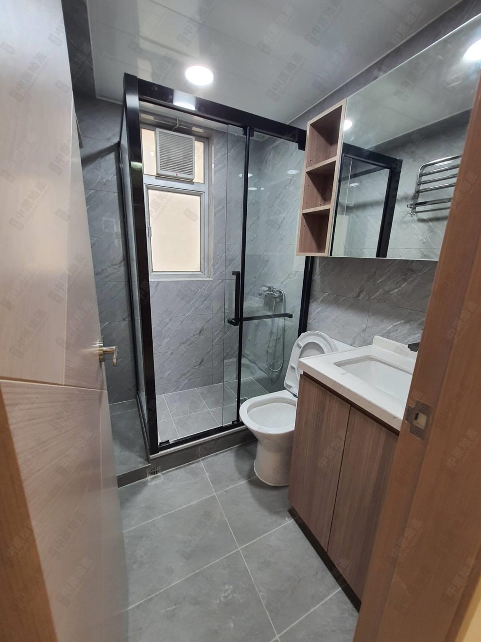 Unit Interior-Washroom