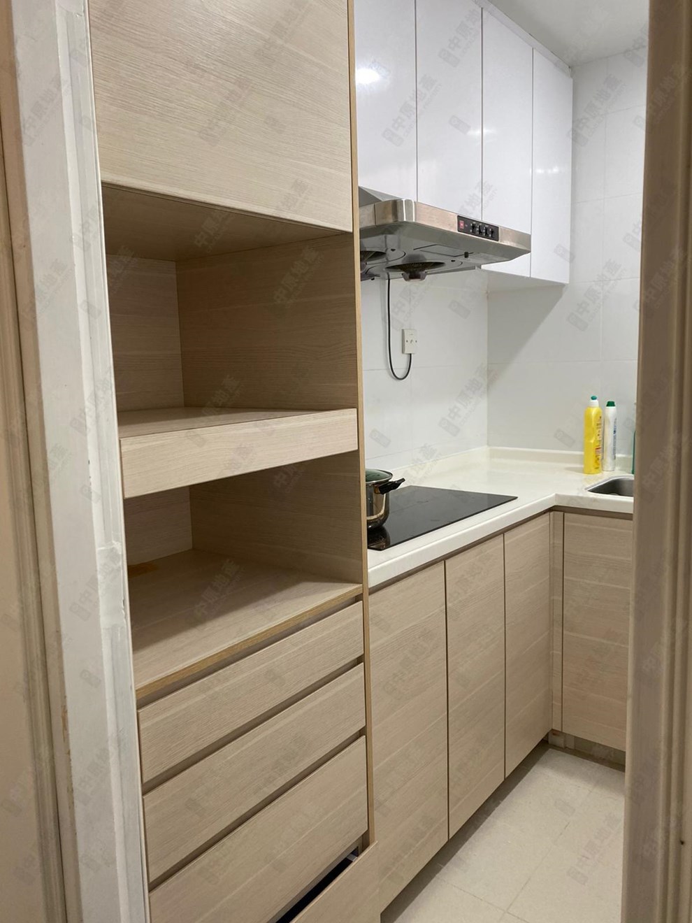 Unit Interior-Kitchen