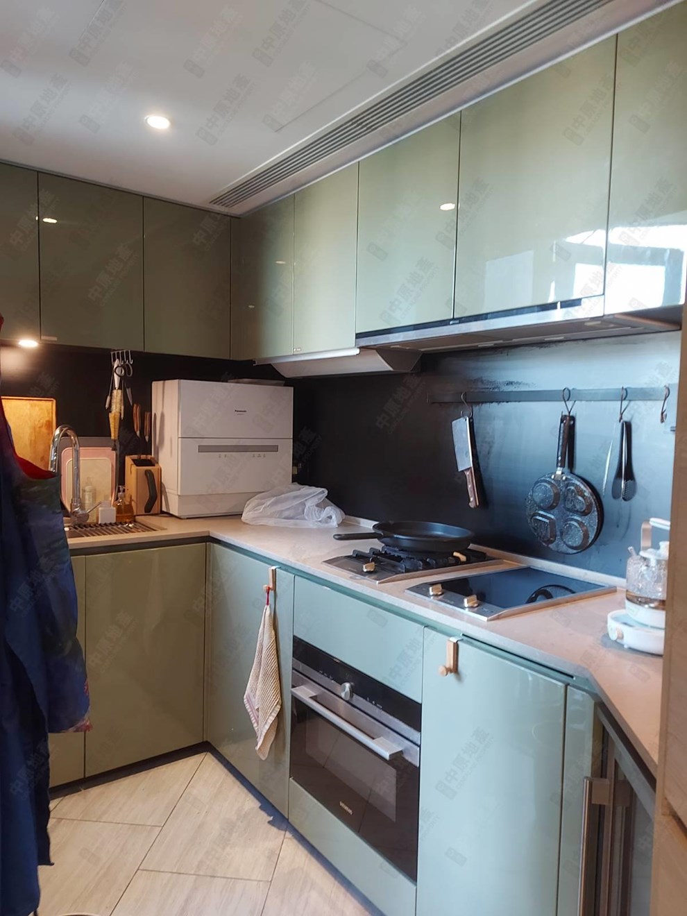 Unit Interior-Kitchen