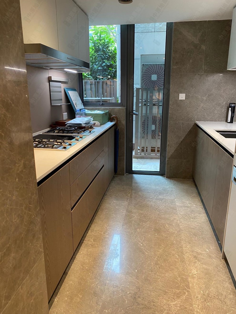 Unit Interior-Kitchen
