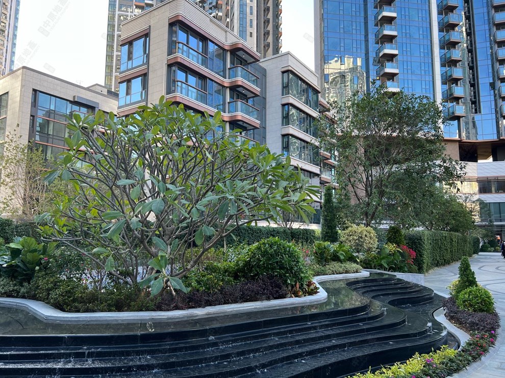 Unit Exterior-Garden