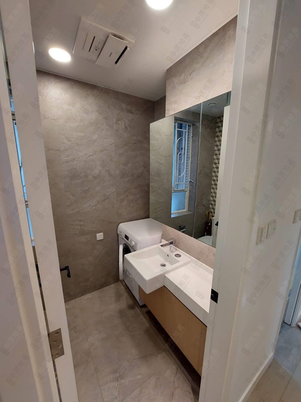 Unit Interior-Bathroom