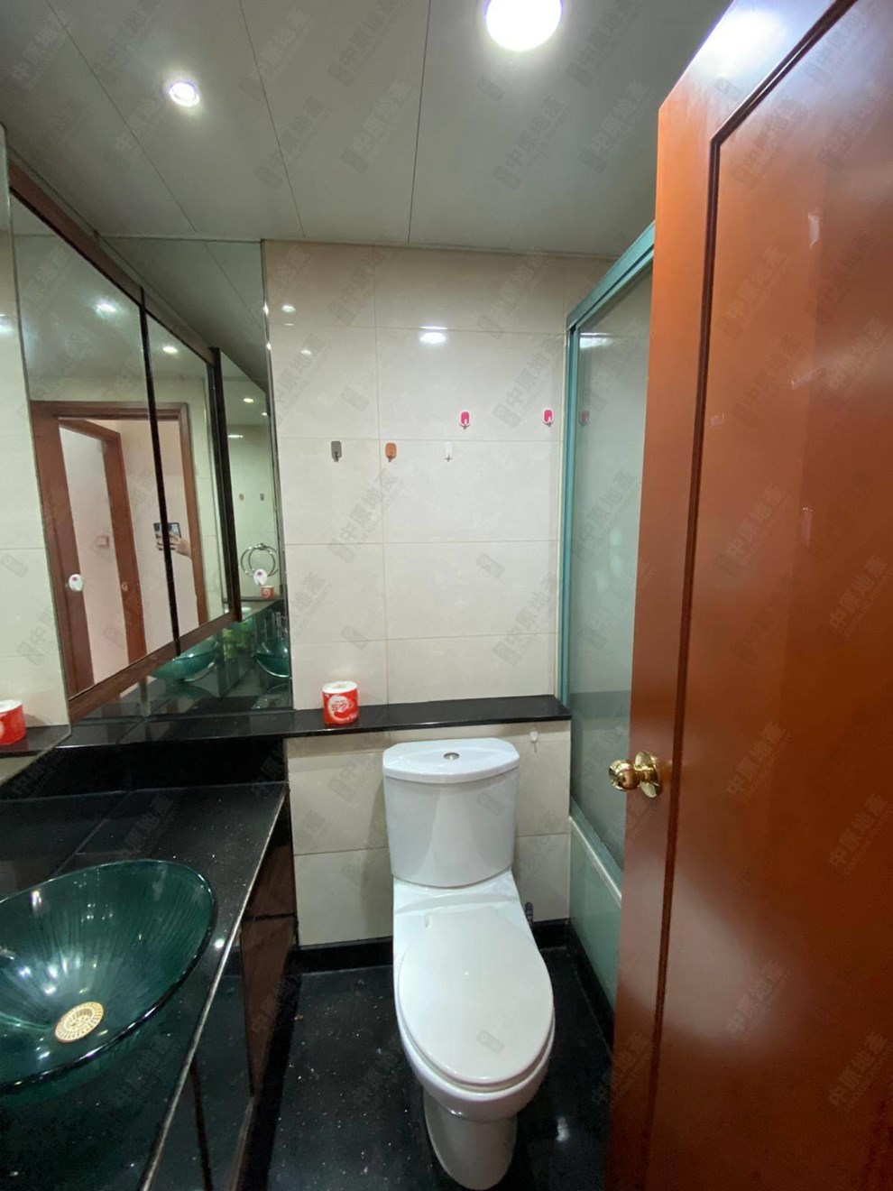 Unit Interior-Bathroom