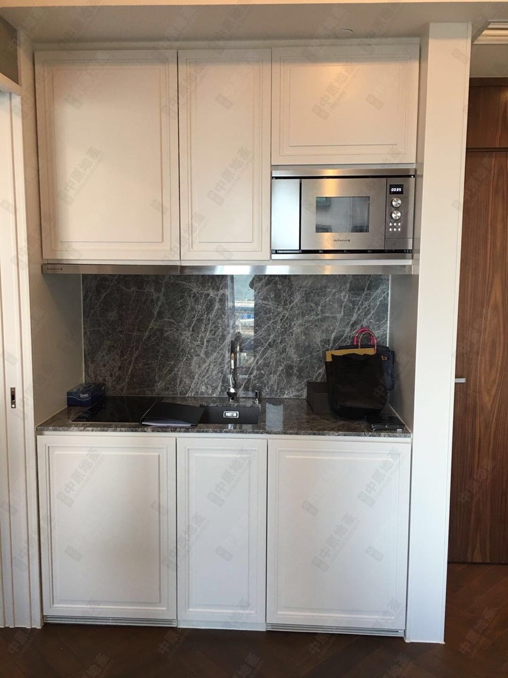 Unit Interior-Kitchen
