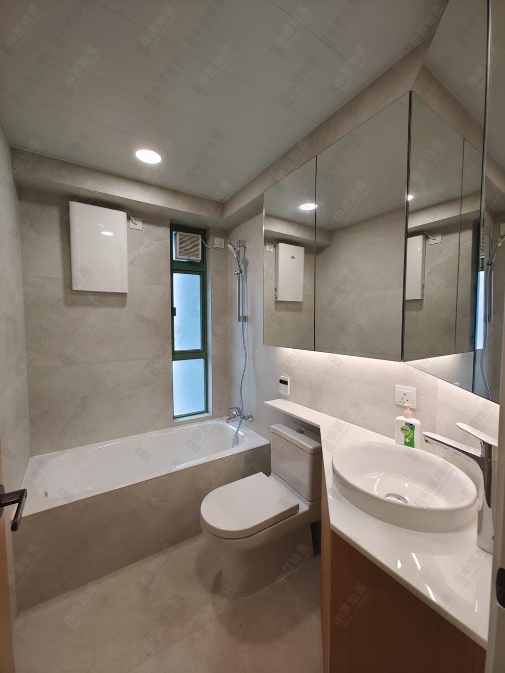 Unit Interior-Bathroom