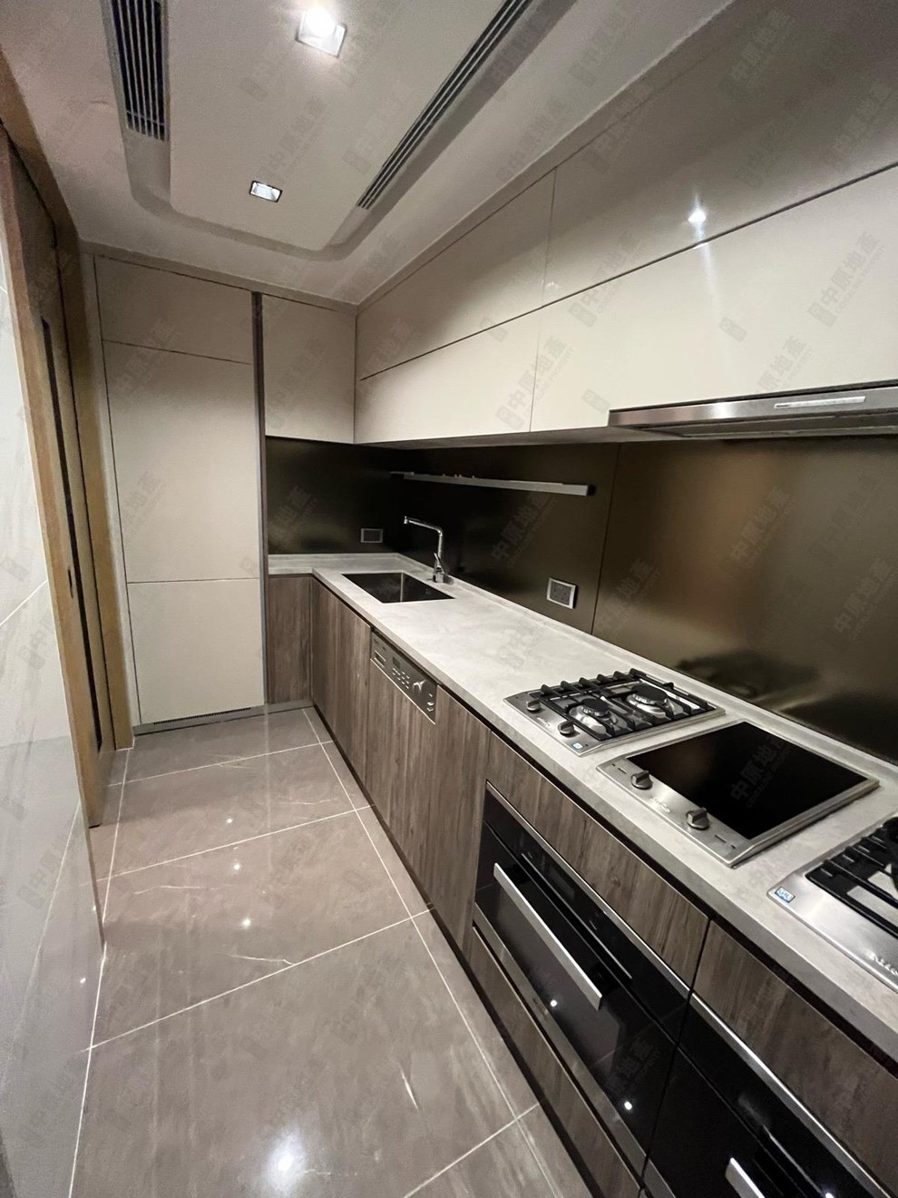 Unit Interior-Kitchen