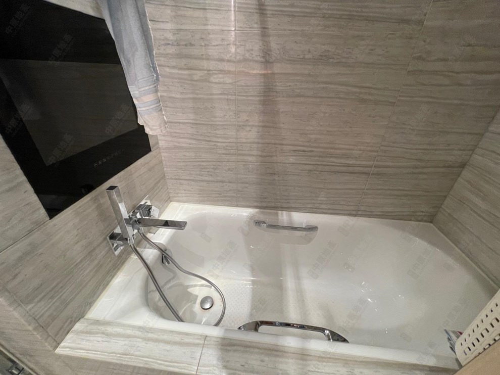 Unit Interior-Master Bathroom