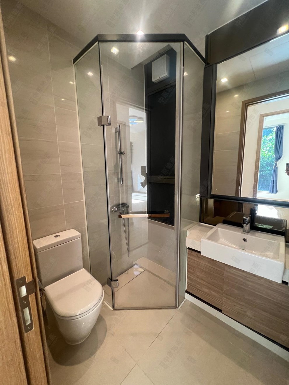Unit Interior-Bathroom