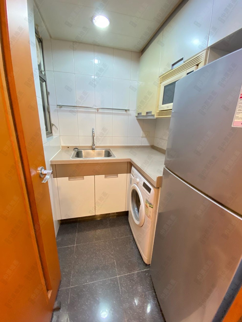 Unit Interior-Kitchen