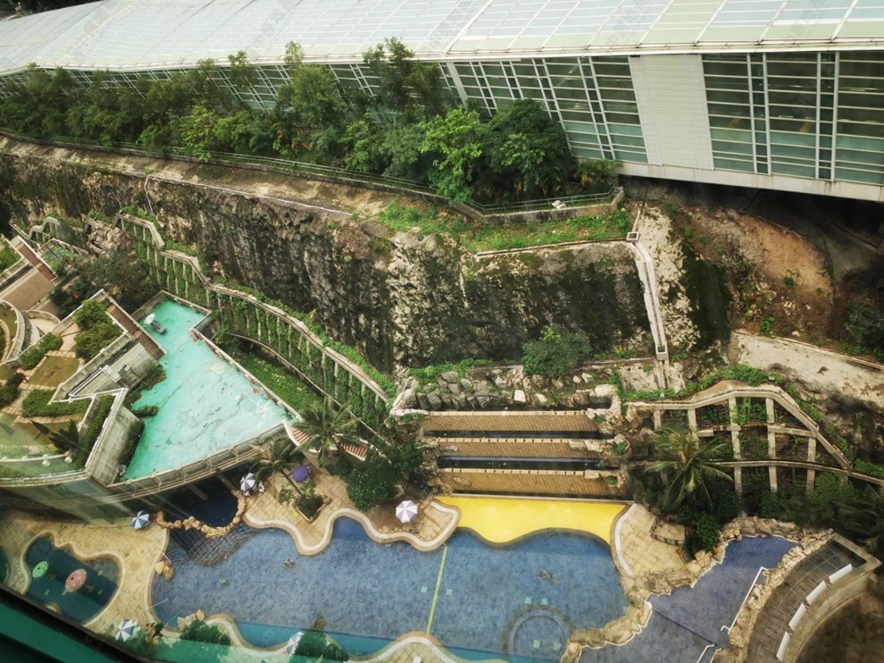 Unit Exterior-Swimming Pool