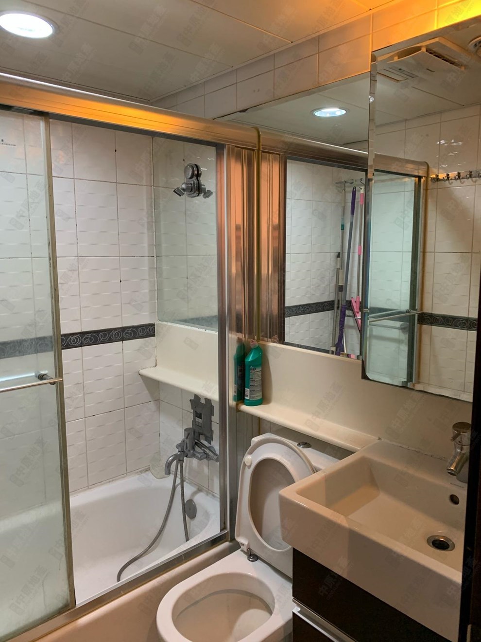 Unit Interior-Master Bathroom