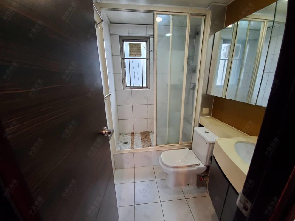 Unit Interior-Master Bathroom